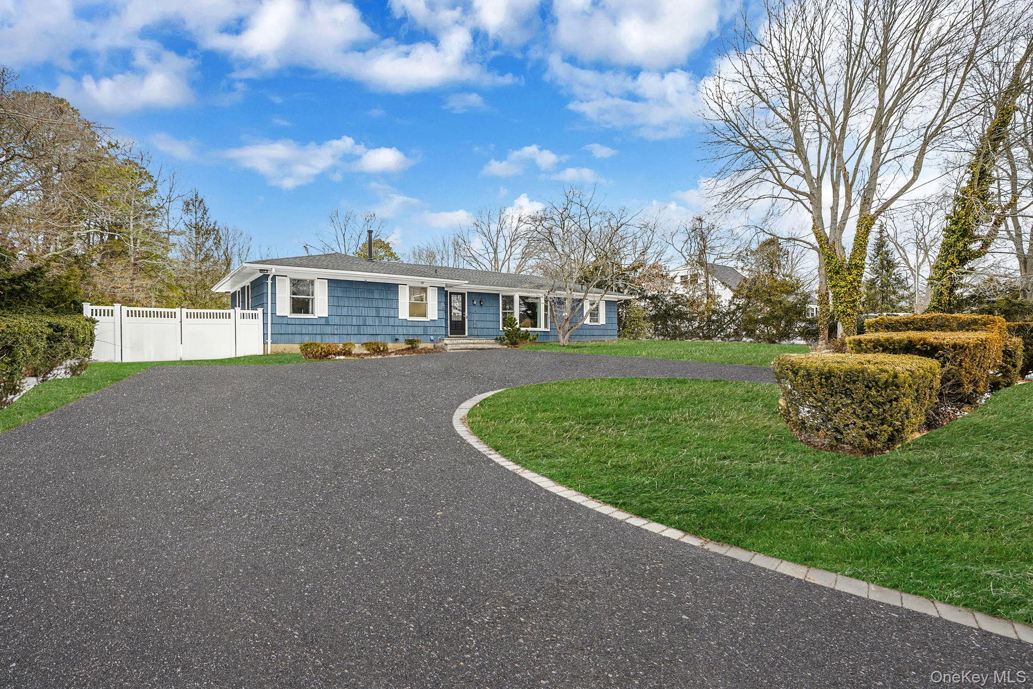 #2 photo, 220 Oakdale Bohemia Road, 롱 아일랜드 Bohemia , NY 11716