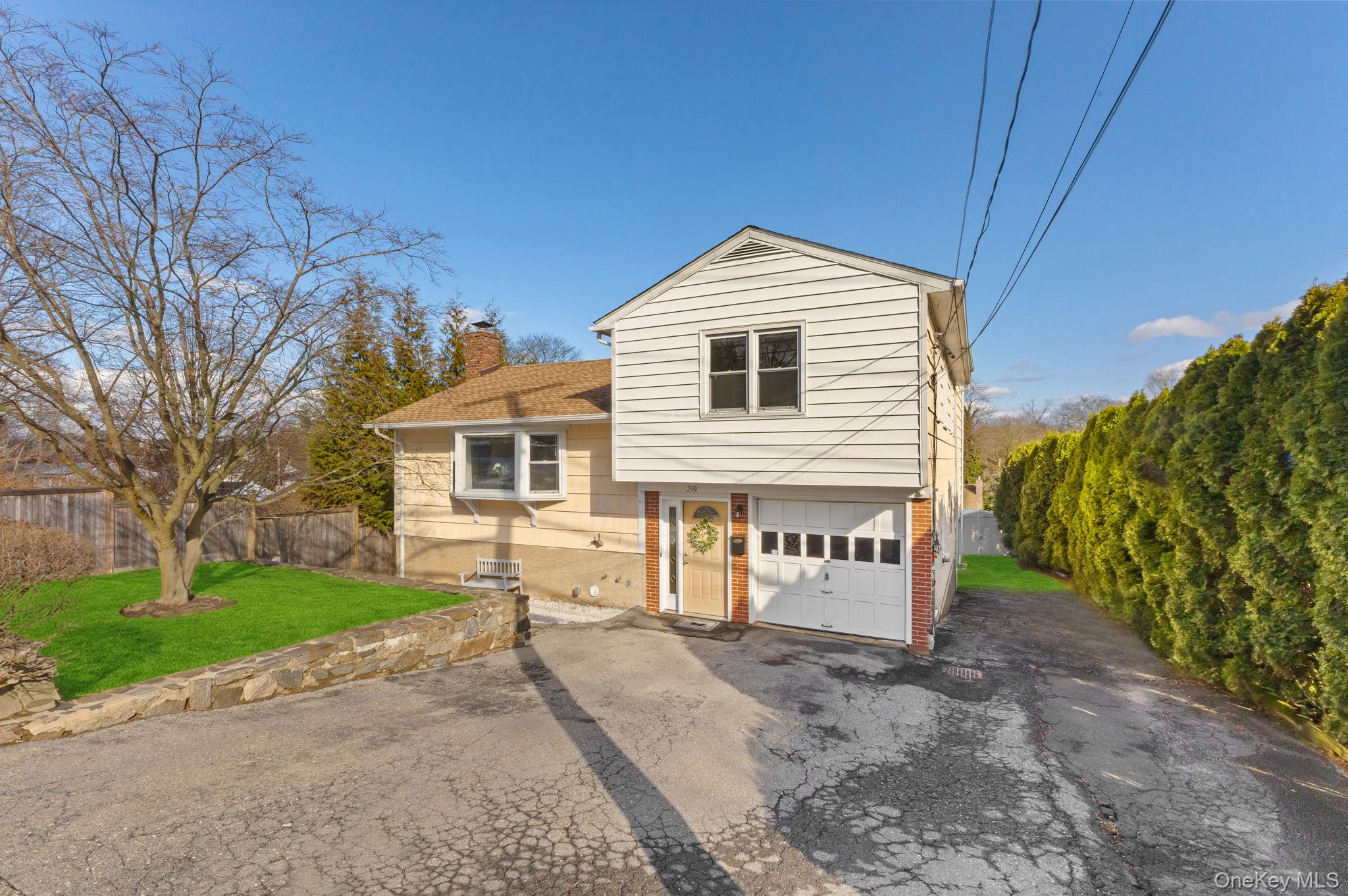 #1 photo, 219 Old Mamaroneck Road, White Plains , NY 10605