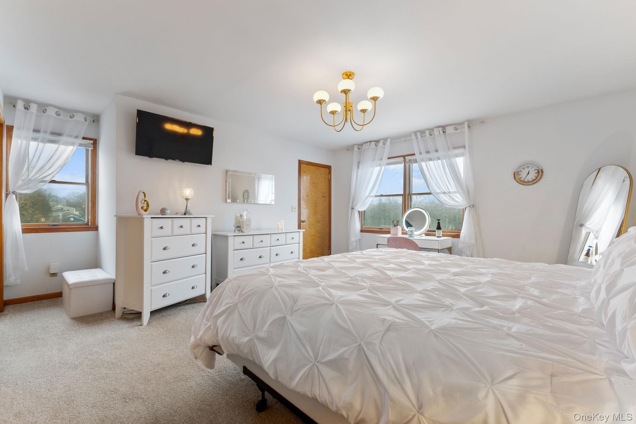 #17 photo, 219 Old Mamaroneck Road, White Plains , NY 10605