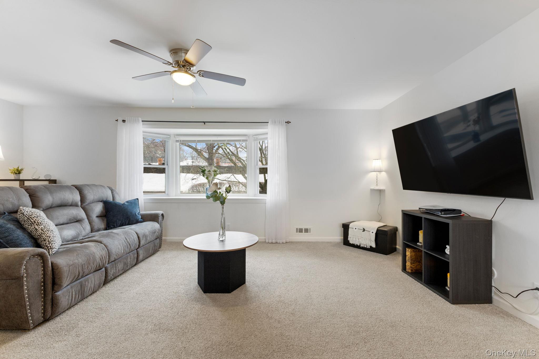 #4 photo, 219 Old Mamaroneck Road, White Plains , NY 10605