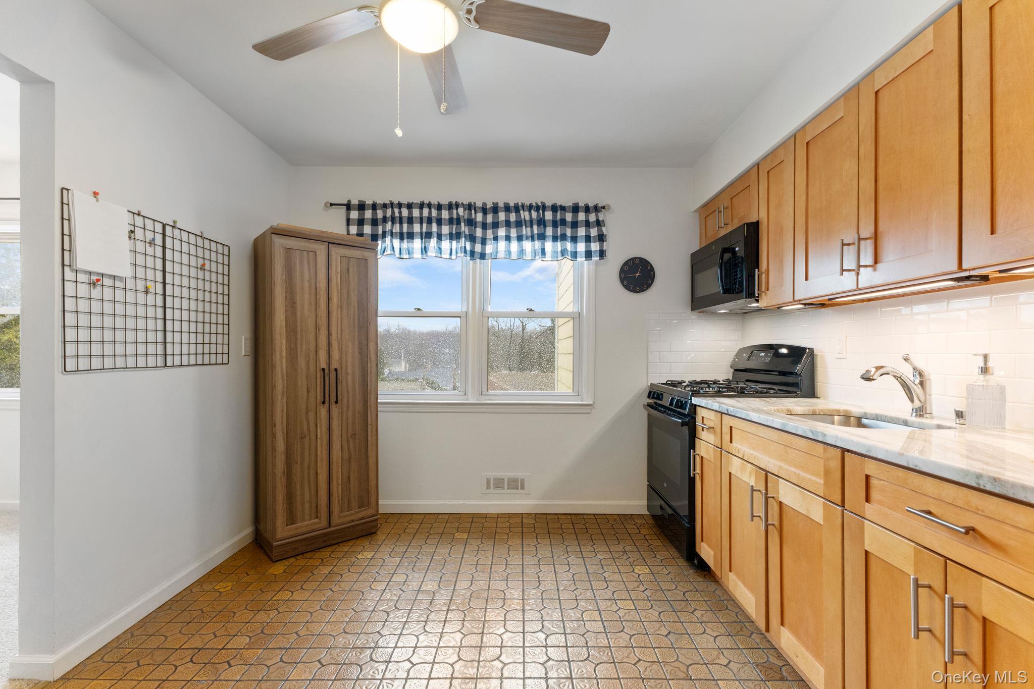 #9 photo, 219 Old Mamaroneck Road, White Plains , NY 10605