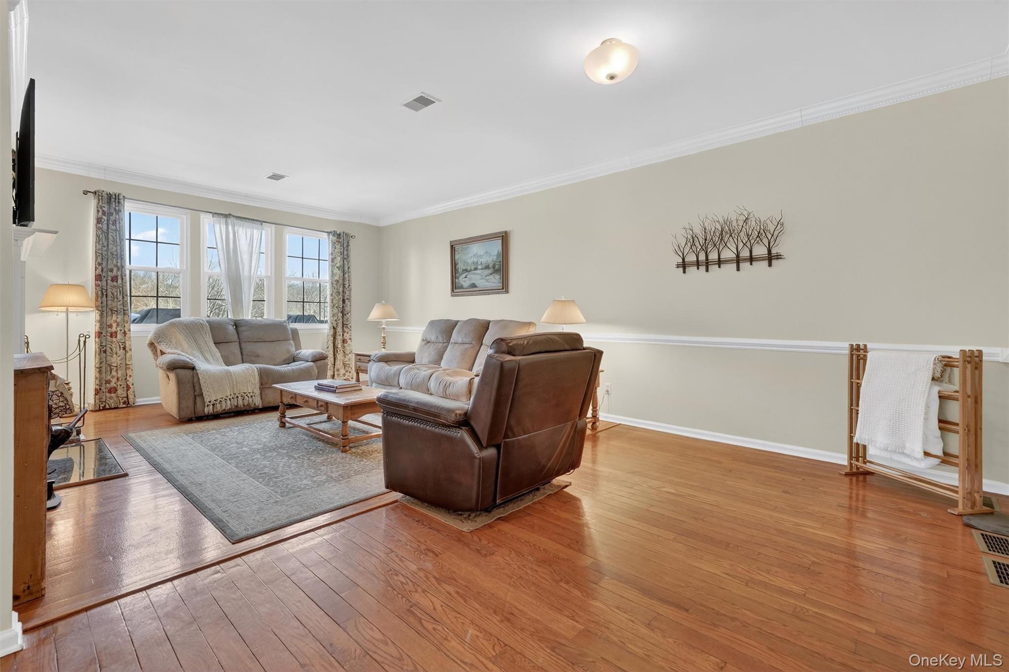 #3 photo, 214 Woodlands Drive, Tuxedo Park , NY 10987