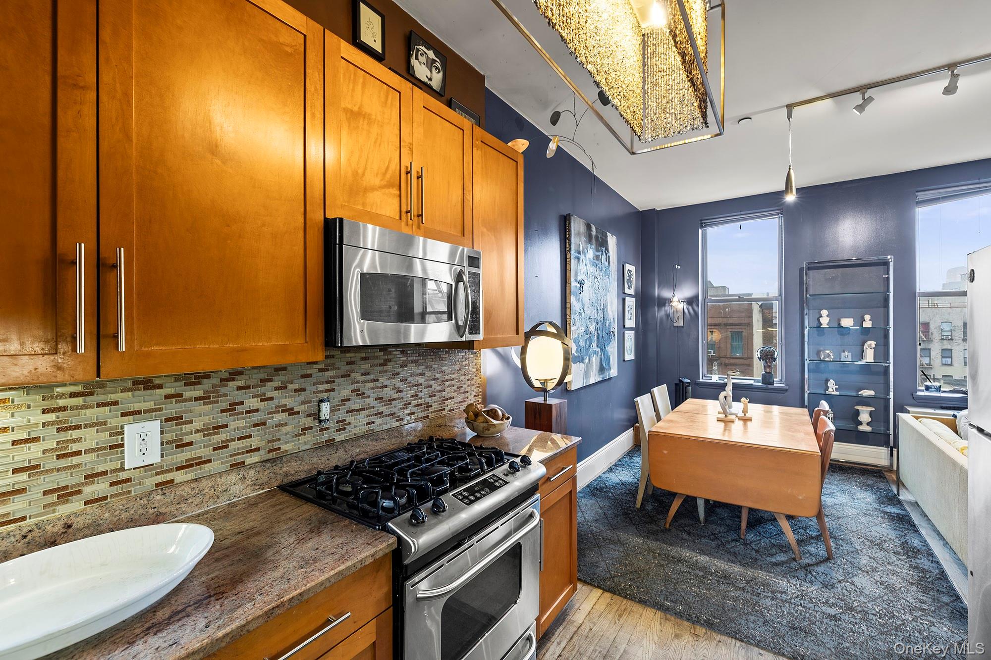 #10 photo, 227-229 W 116th Street, मैनहटन New York (Manhattan) , NY 10026