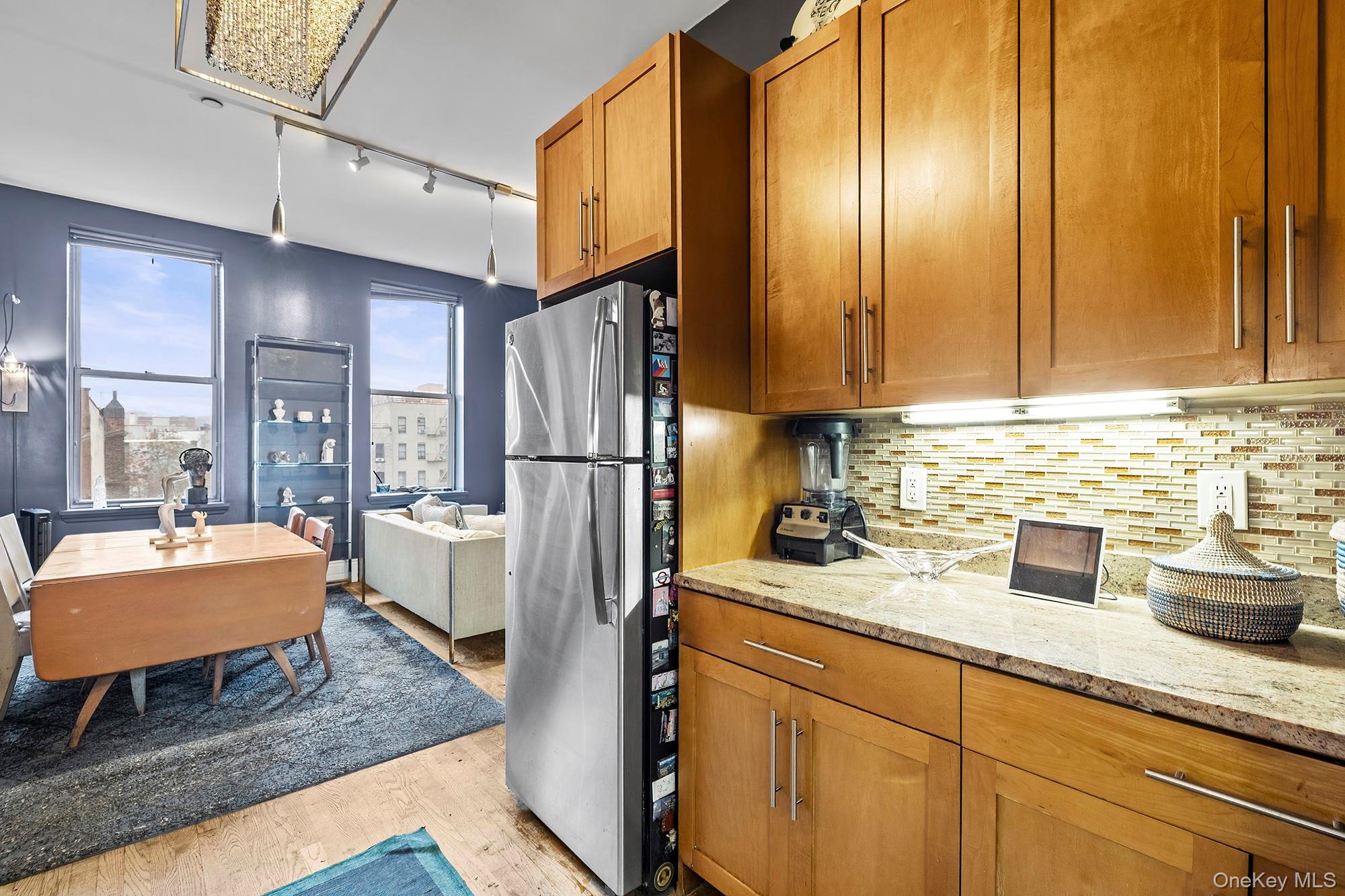 #11 photo, 227-229 W 116th Street, मैनहटन New York (Manhattan) , NY 10026