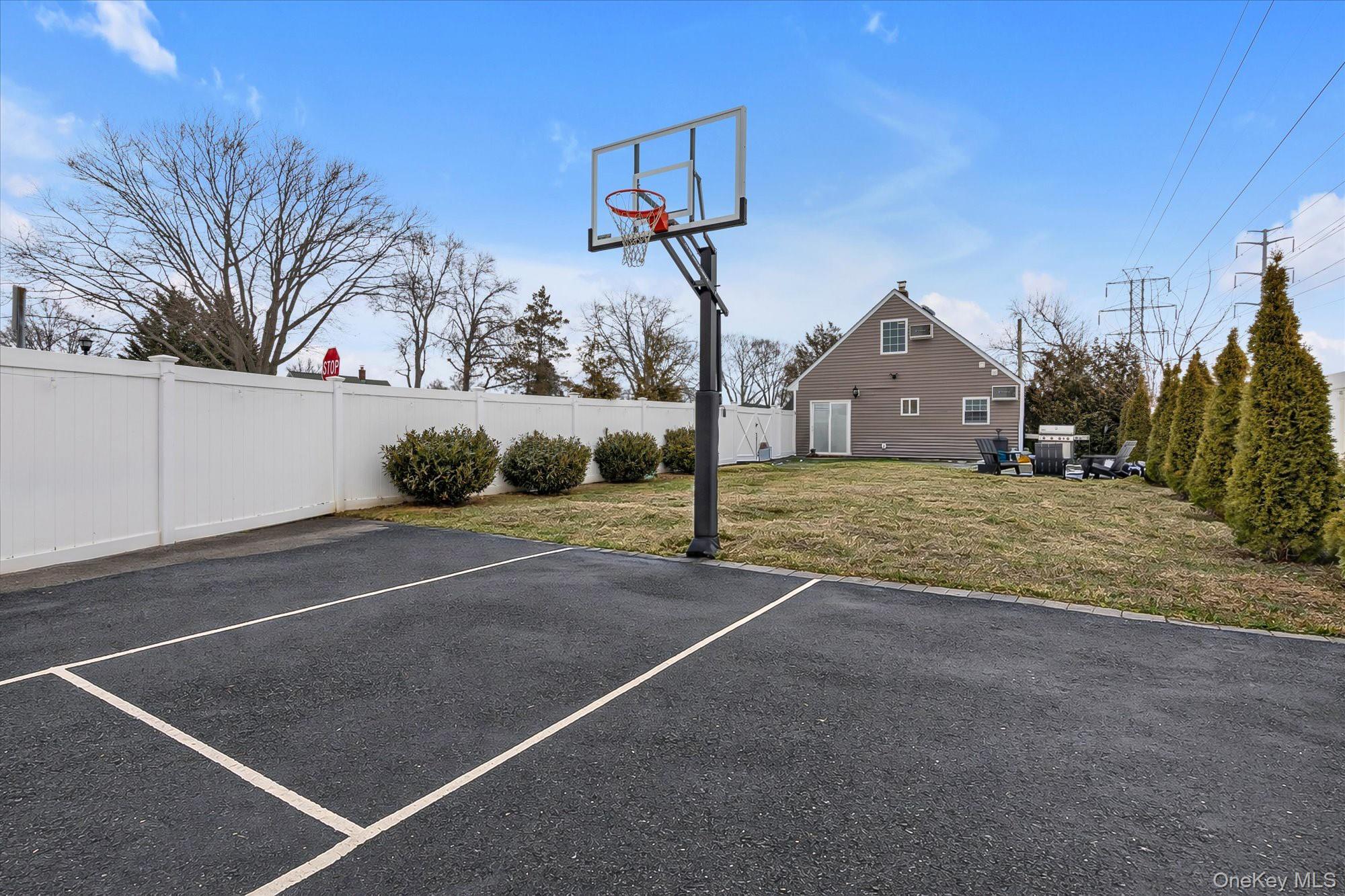 #17 photo, 64 Cornflower Road, Levittown , NY 11756