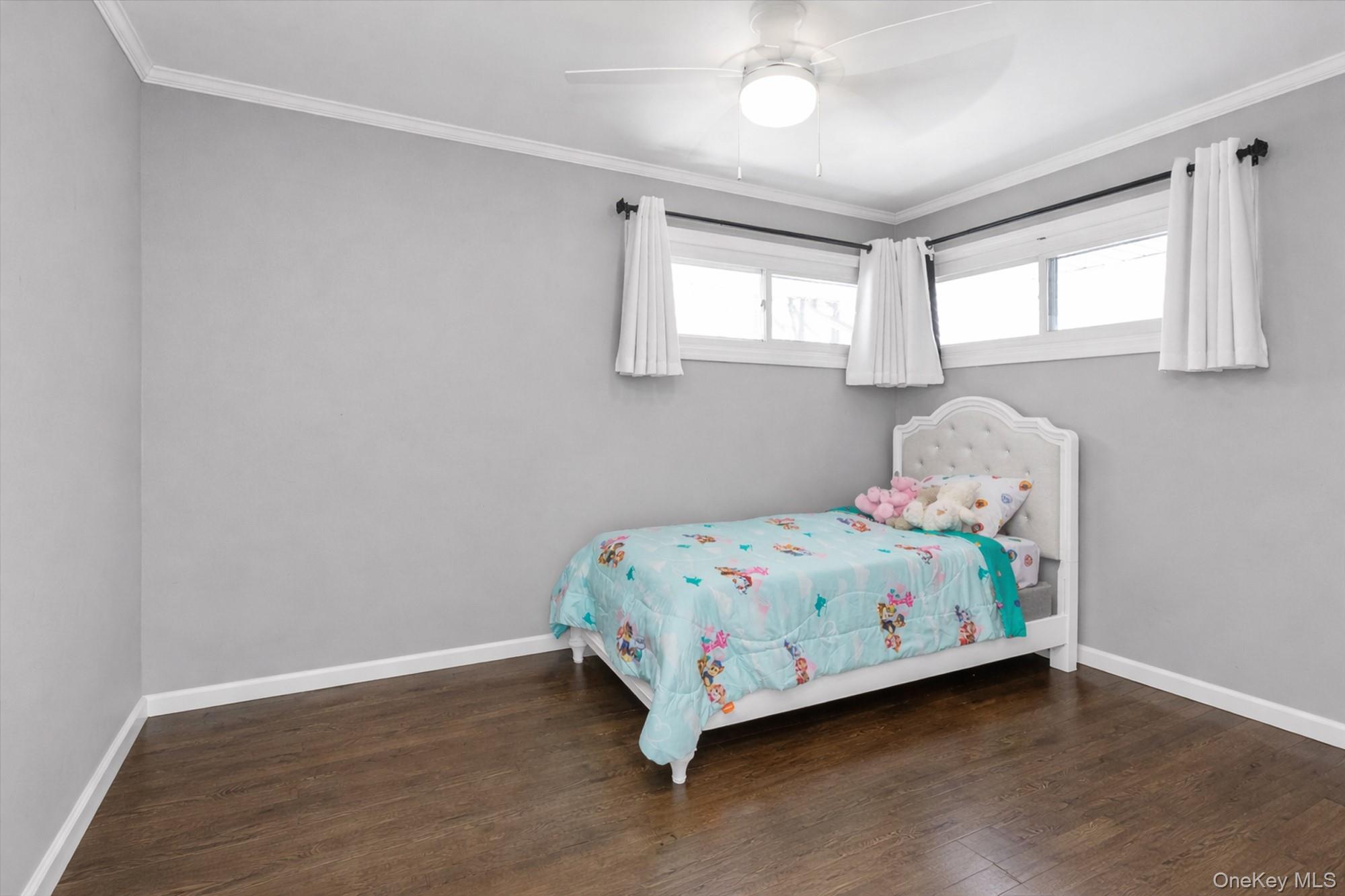 #12 photo, 155 Atlantic Avenue, Massapequa Park , NY 11762