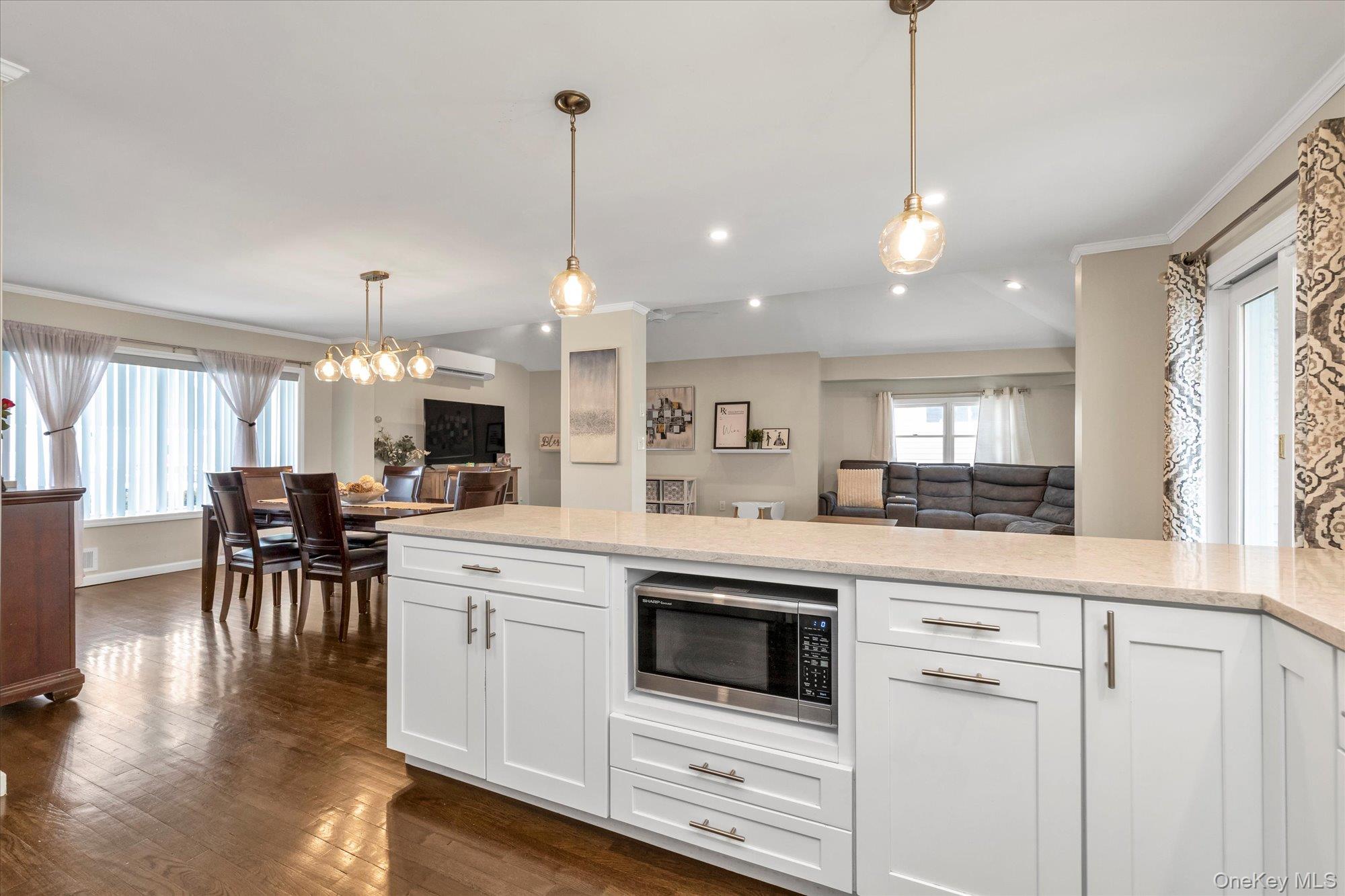 #9 photo, 155 Atlantic Avenue, Massapequa Park , NY 11762