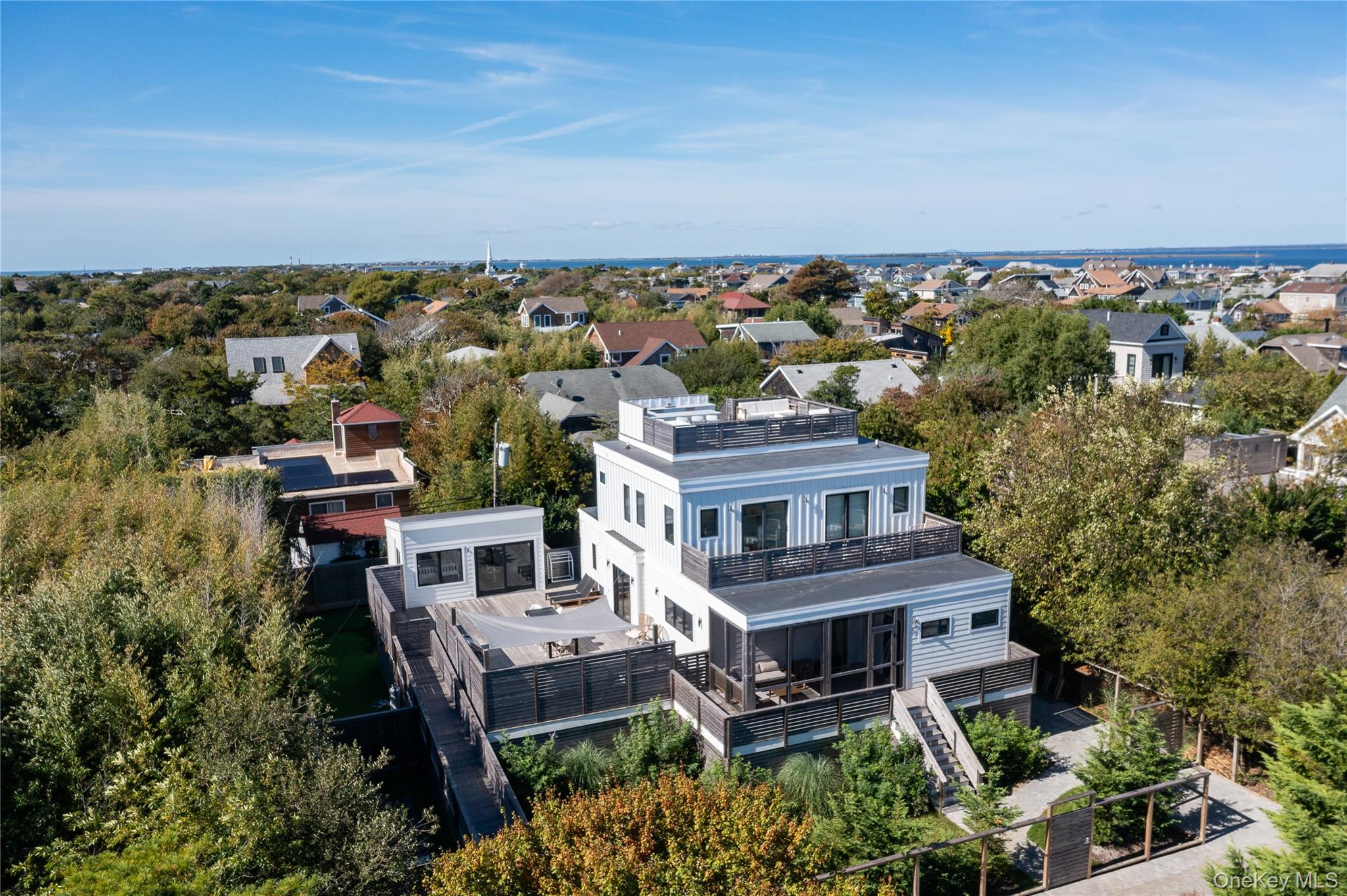 #1 photo, 31 Atlantic Avenue, Саффолк ‖ Seaview , NY 11770