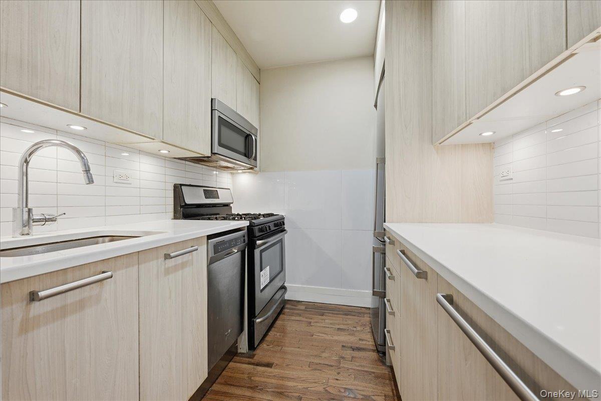 #20 photo, 87-10 51st Avenue, Куинс ‖ Elmhurst , NY 11373