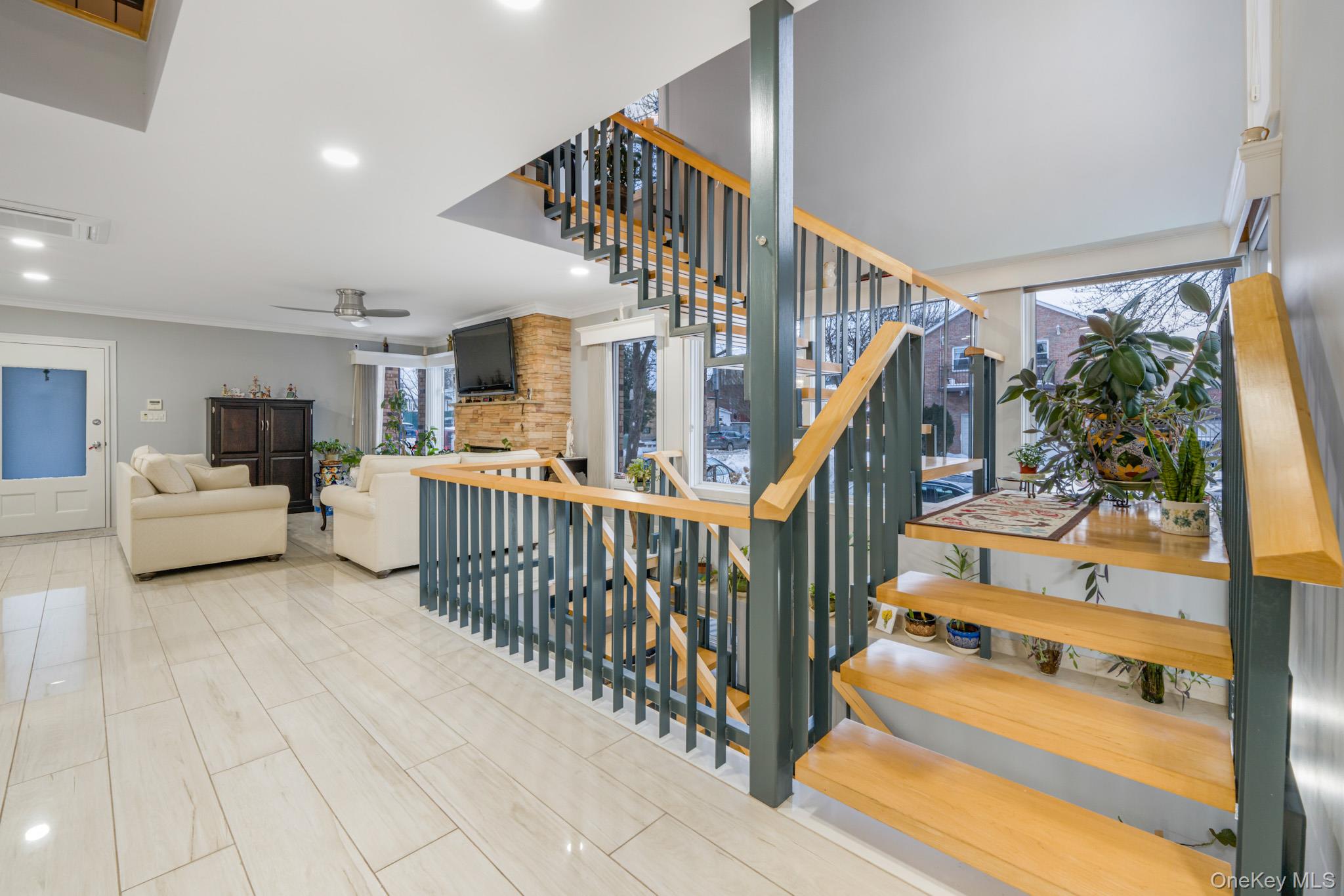 #10 photo, 6372 74th Street, Куинс ‖ Middle Village , NY 11379