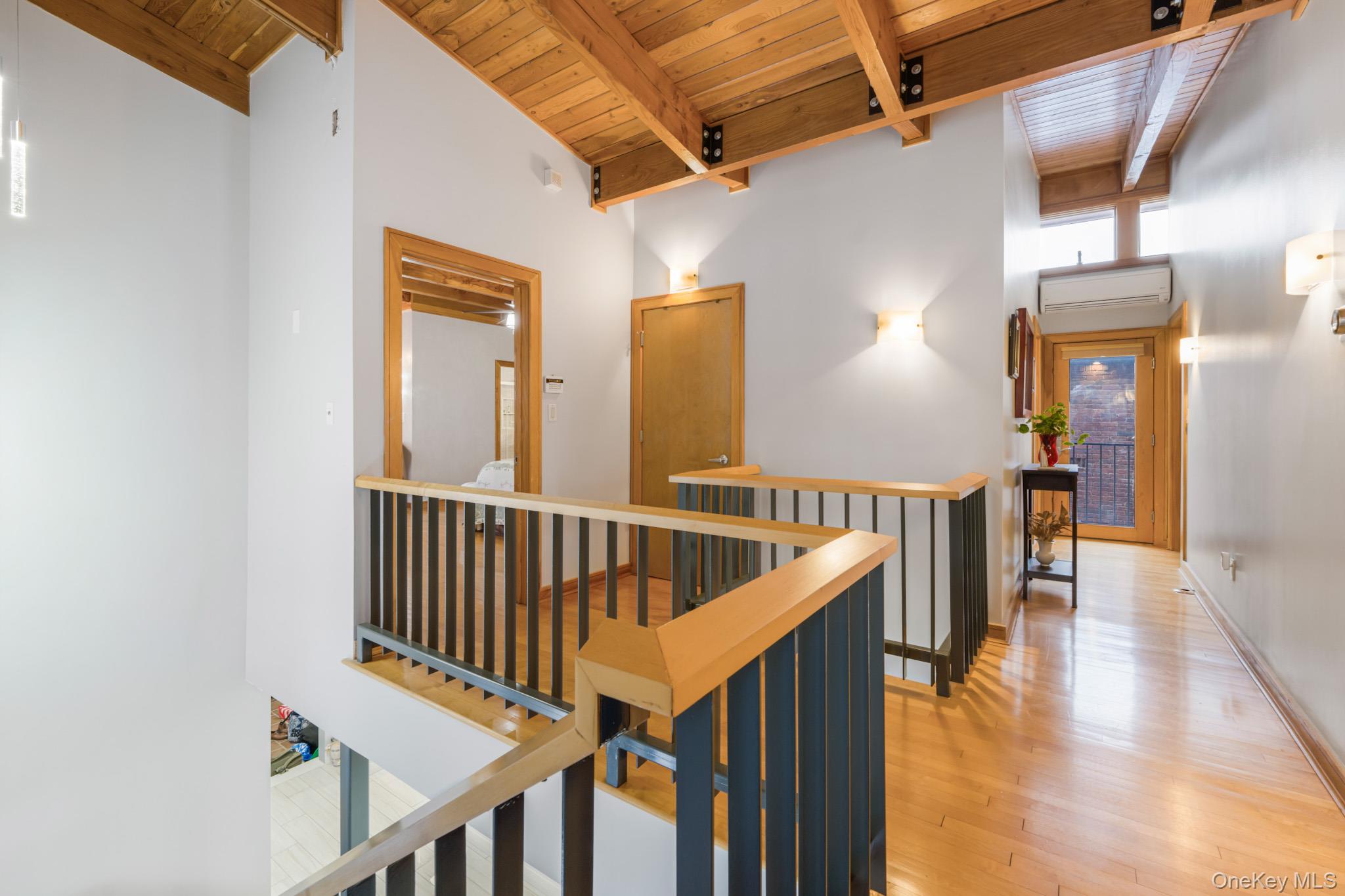 #12 photo, 6372 74th Street, Куинс ‖ Middle Village , NY 11379