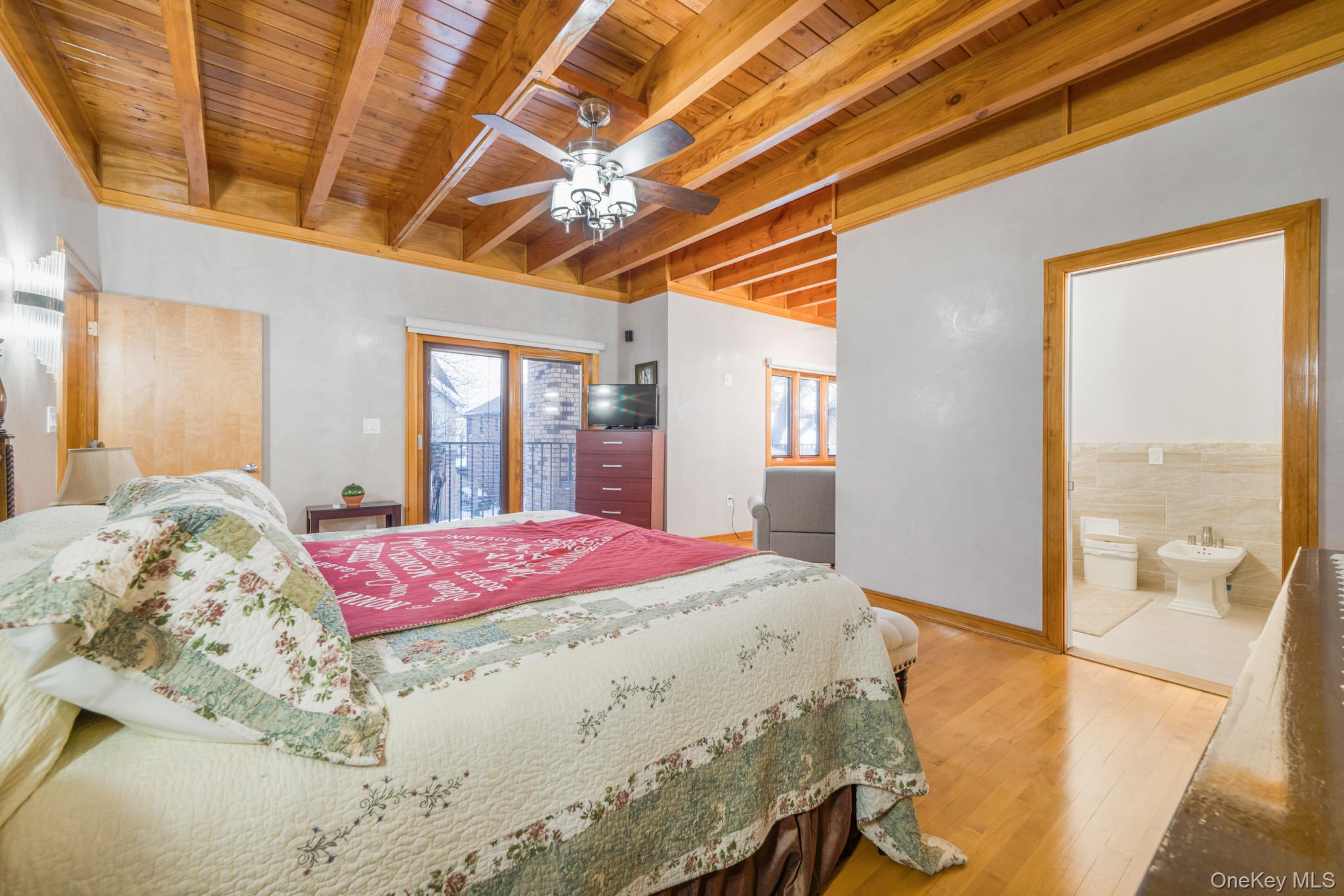 #14 photo, 6372 74th Street, Куинс ‖ Middle Village , NY 11379