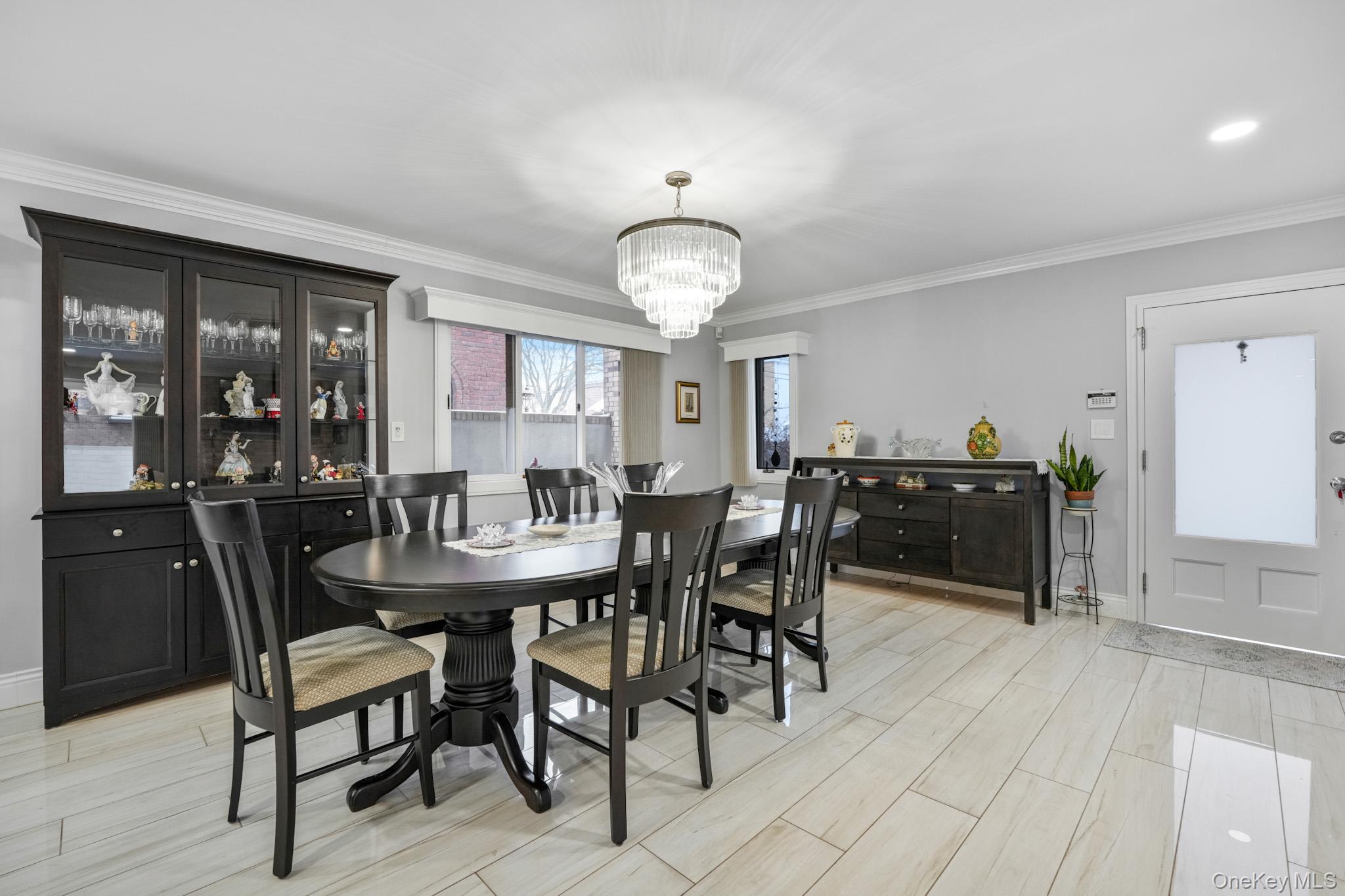 #3 photo, 6372 74th Street, Куинс ‖ Middle Village , NY 11379