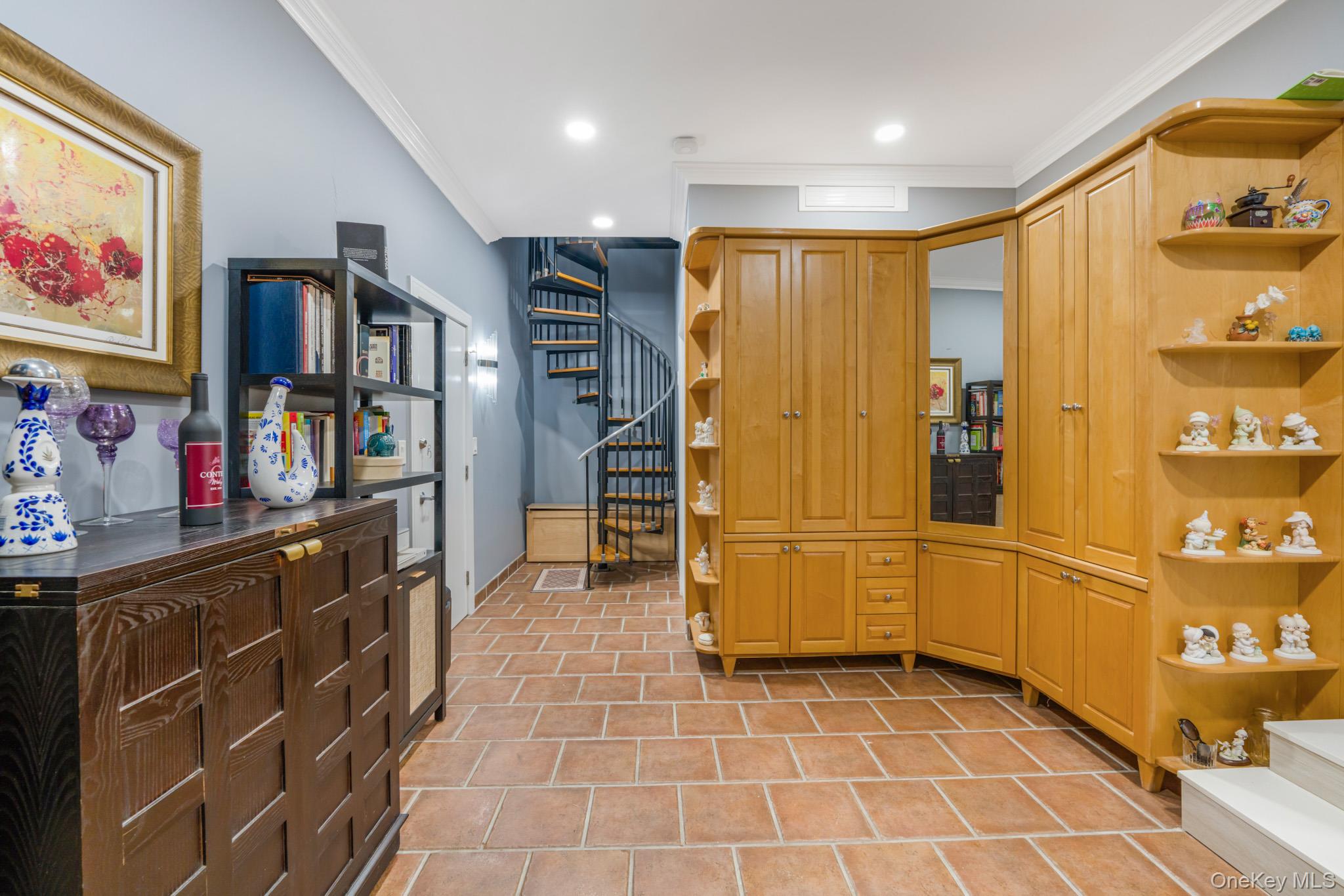 #7 photo, 6372 74th Street, Куинс ‖ Middle Village , NY 11379