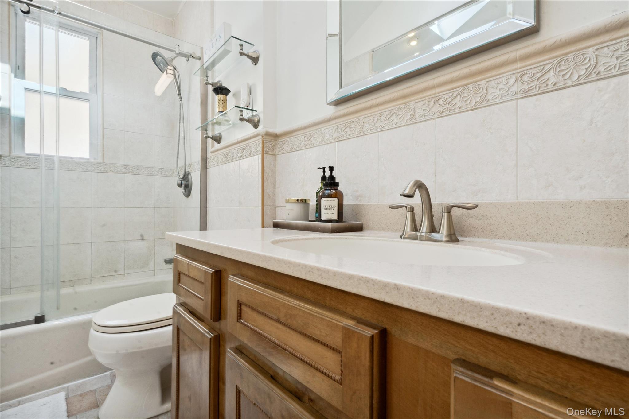 #9 photo, 2930 Bell Boulevard, קווינס Bayside , NY 11360