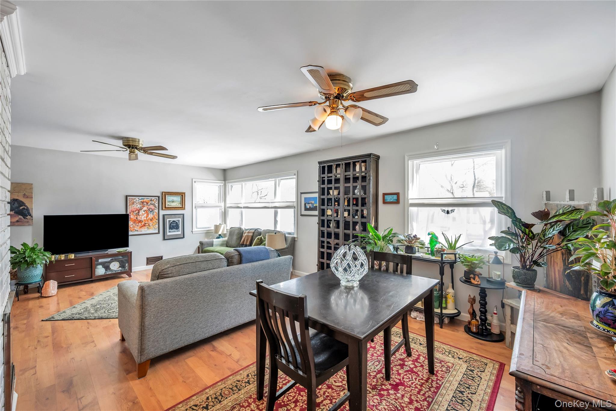 #20 photo, 93 Eastwood Boulevard, सफ़ोक काउंटी Centereach , NY 11720