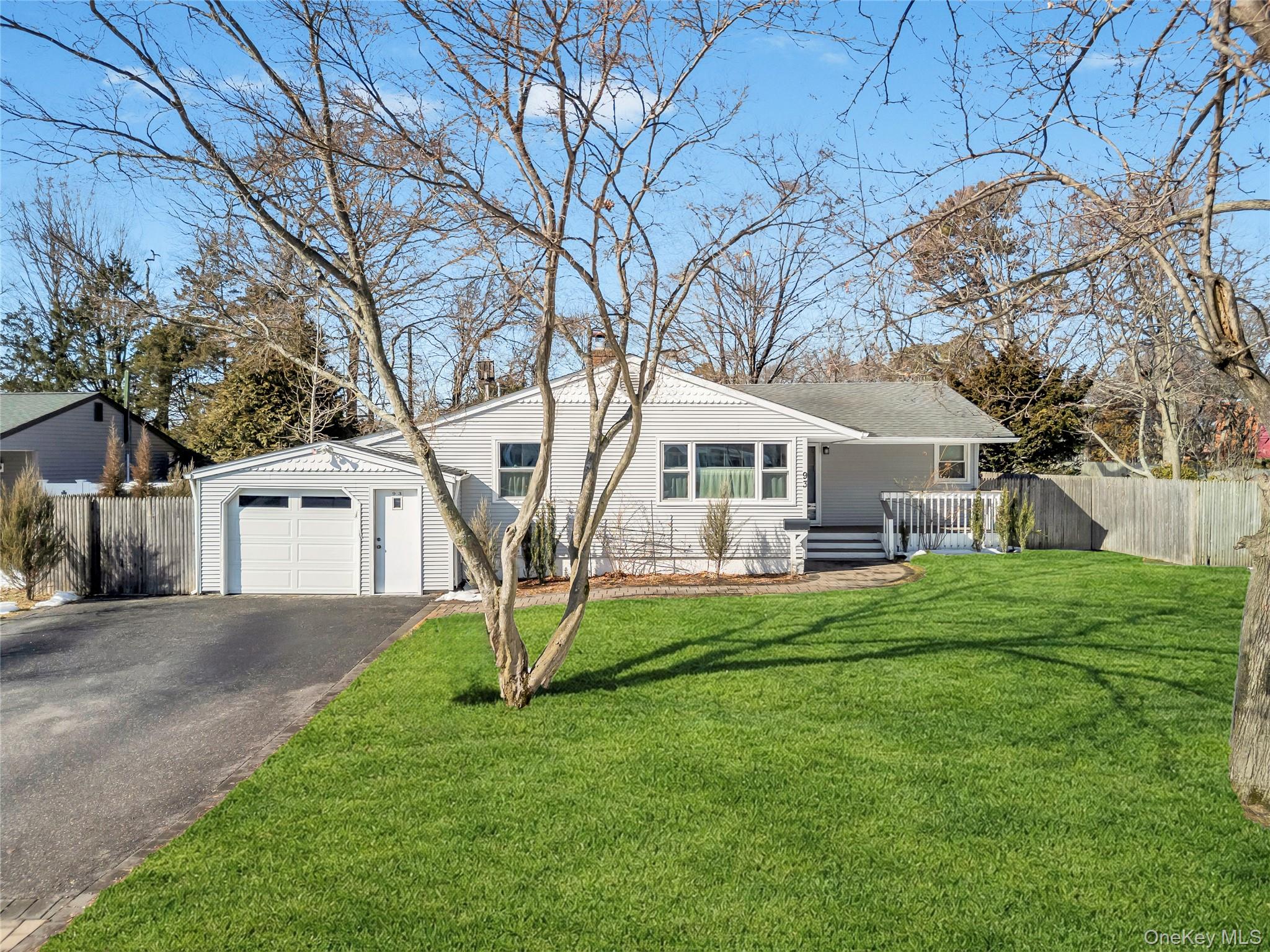 #3 photo, 93 Eastwood Boulevard, सफ़ोक काउंटी Centereach , NY 11720