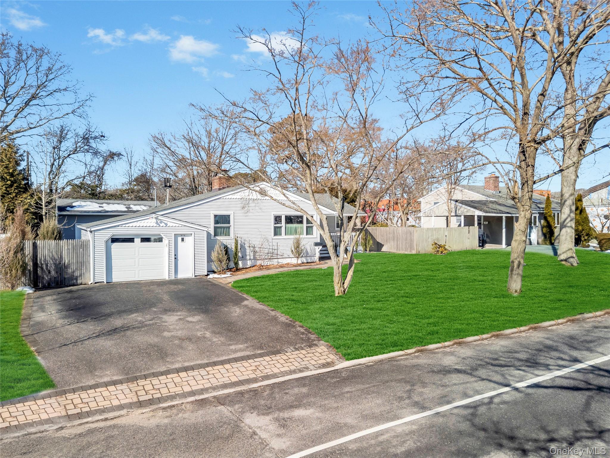 #4 photo, 93 Eastwood Boulevard, सफ़ोक काउंटी Centereach , NY 11720