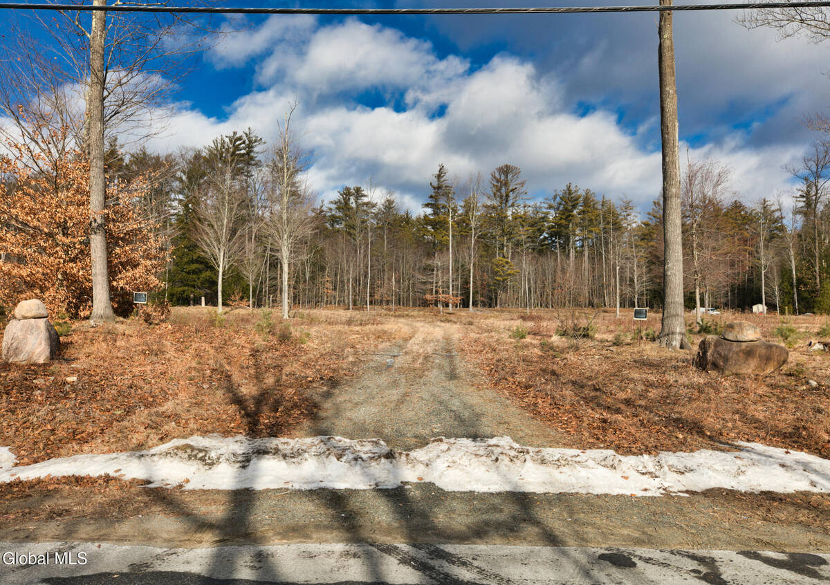 #10 photo, 3981 N Shore Road, #2A, 뉴욕주 Hadley , NY 12835