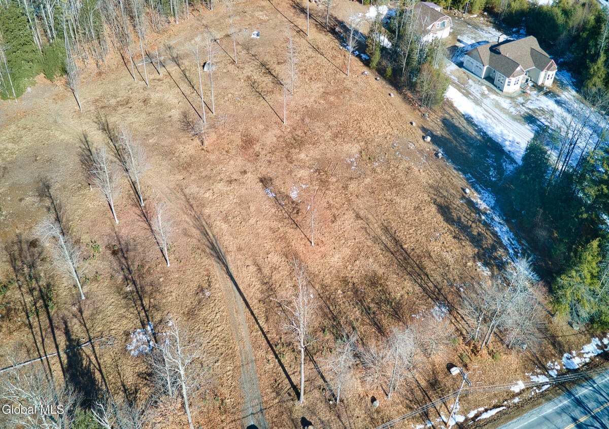 #11 photo, 3981 N Shore Road, #2A, 뉴욕주 Hadley , NY 12835