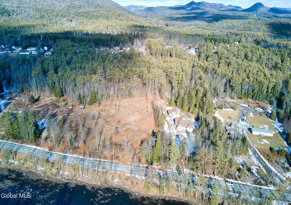 #13 photo, 3981 N Shore Road, #2A, 뉴욕주 Hadley , NY 12835