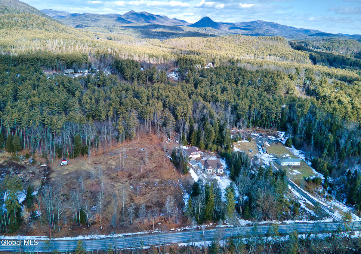 #14 photo, 3981 N Shore Road, #2A, 뉴욕주 Hadley , NY 12835