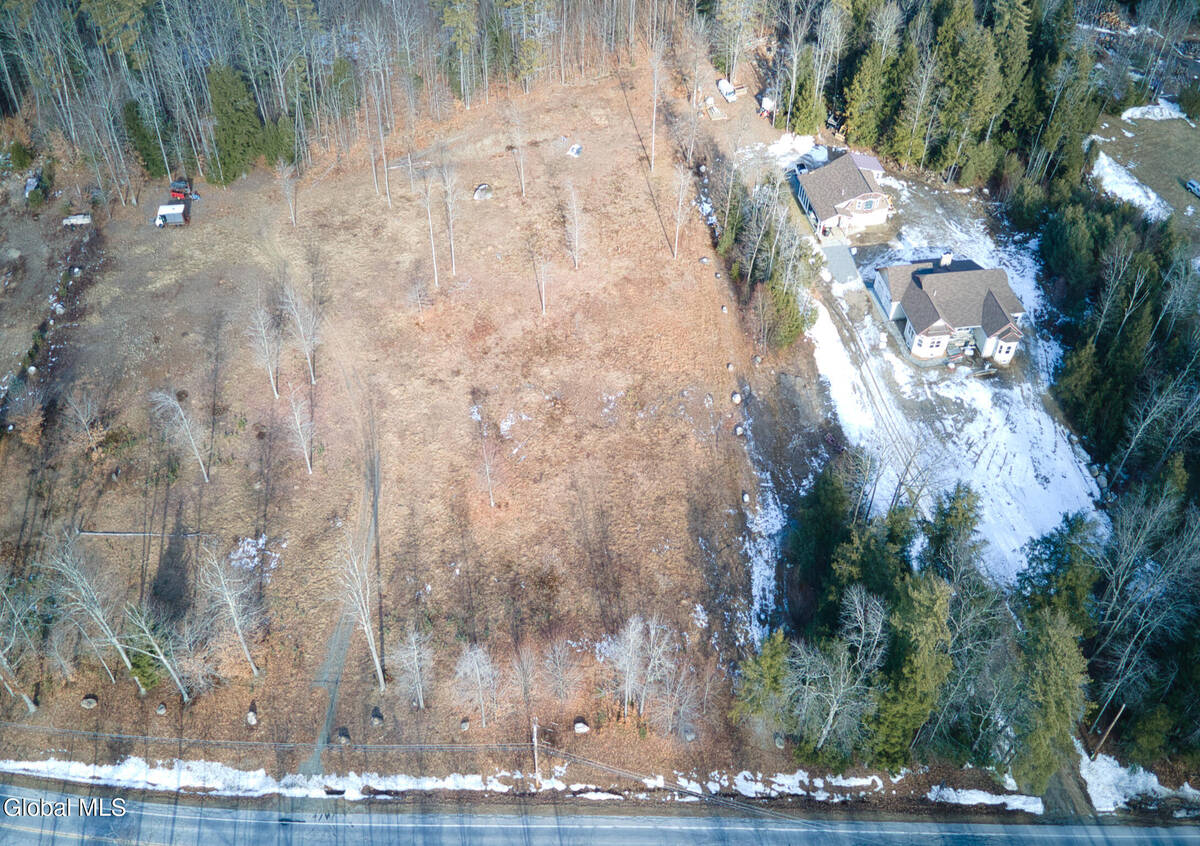 #17 photo, 3981 N Shore Road, #2A, 뉴욕주 Hadley , NY 12835