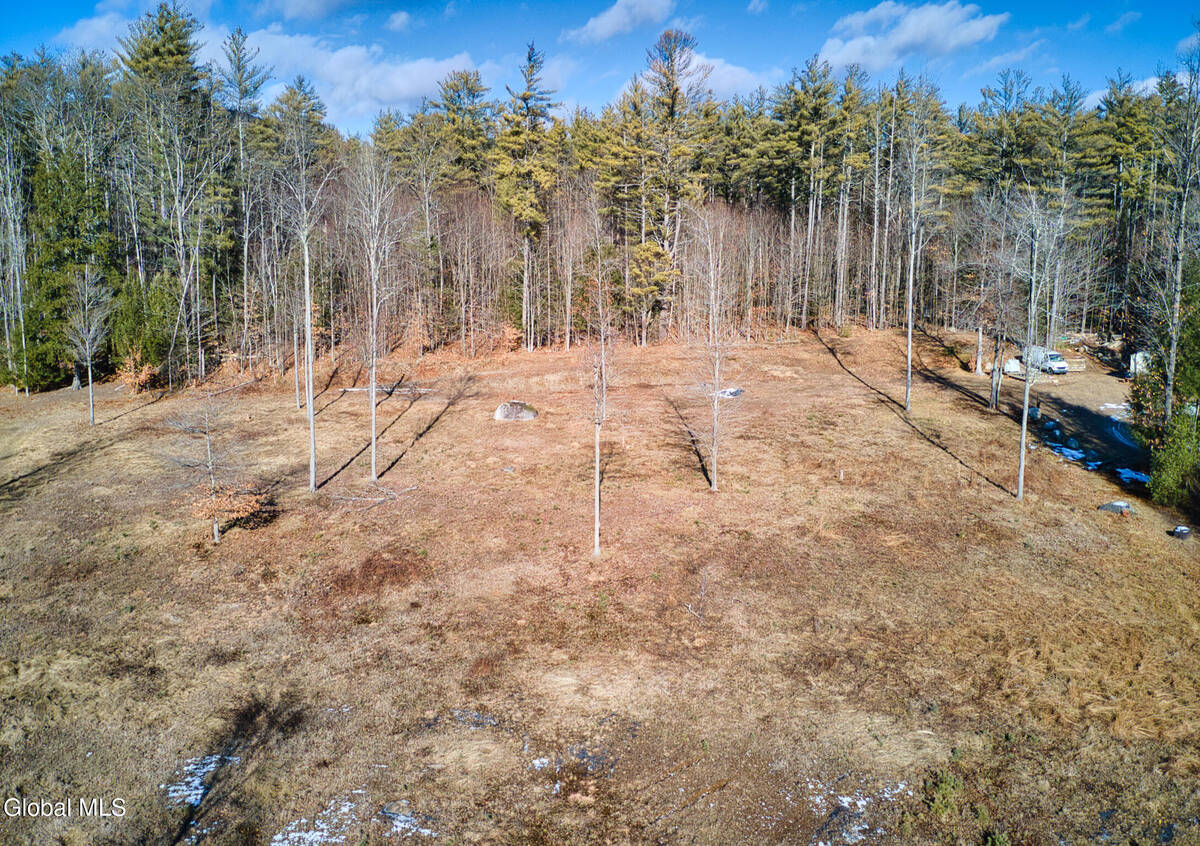 #24 photo, 3981 N Shore Road, #2A, 뉴욕주 Hadley , NY 12835