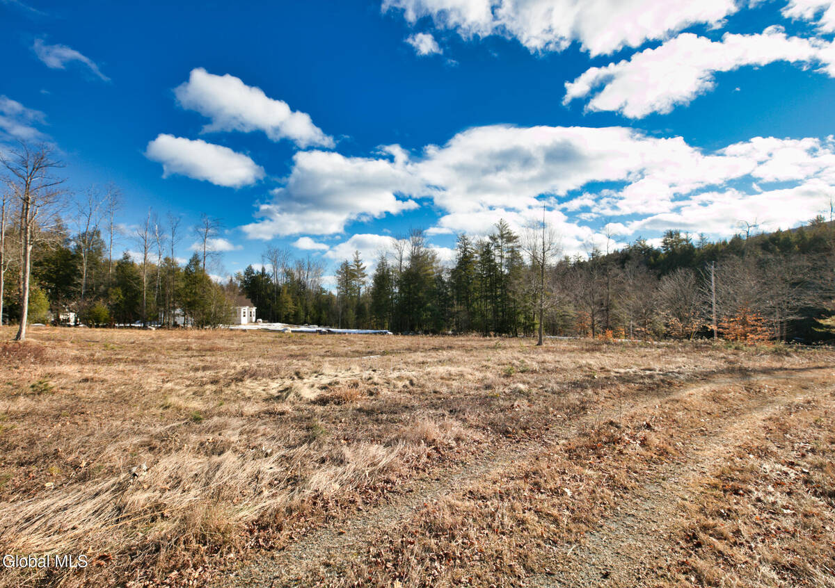 #4 photo, 3981 N Shore Road, #2A, 뉴욕주 Hadley , NY 12835