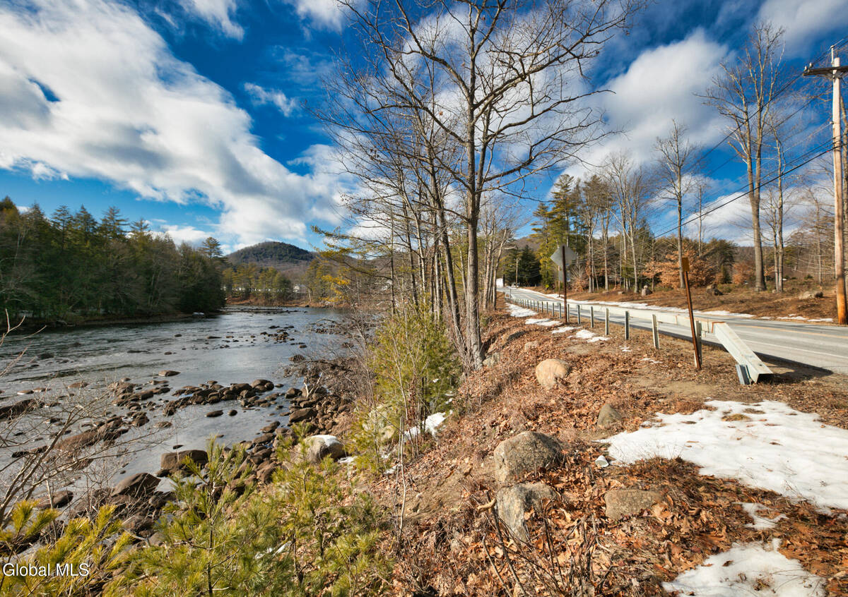 #7 photo, 3981 N Shore Road, #2A, 뉴욕주 Hadley , NY 12835