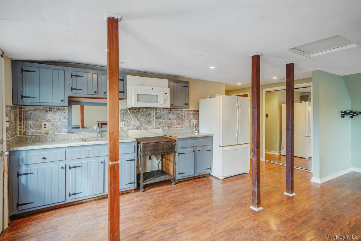 #22 photo, 4 Orchid Drive, 롱 아일랜드 Port Jefferson Station , NY 11776