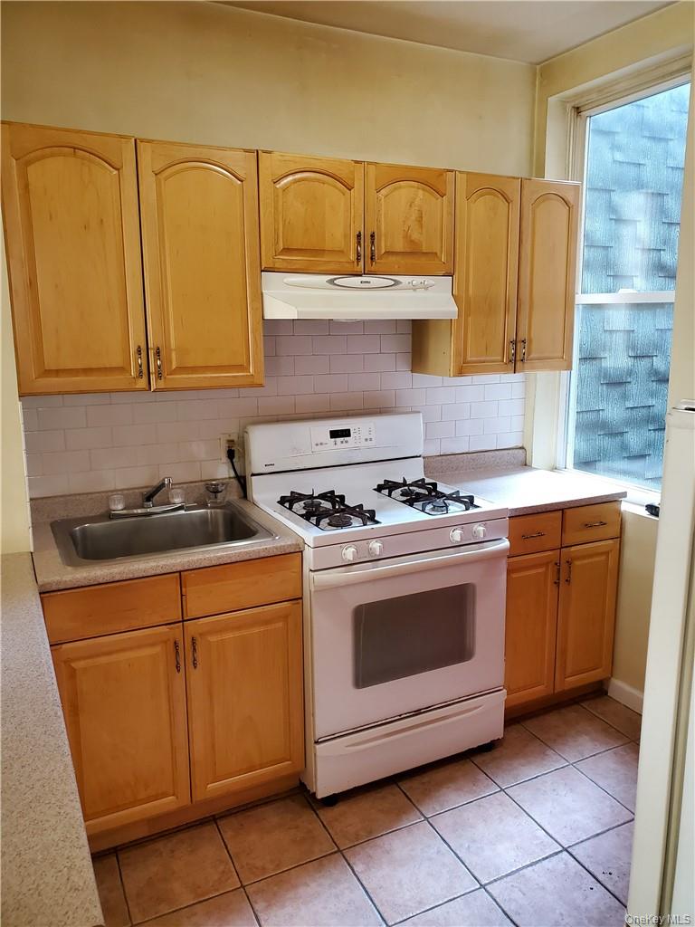 #2 photo, 4279 Katonah Avenue, Bronx , NY 10470