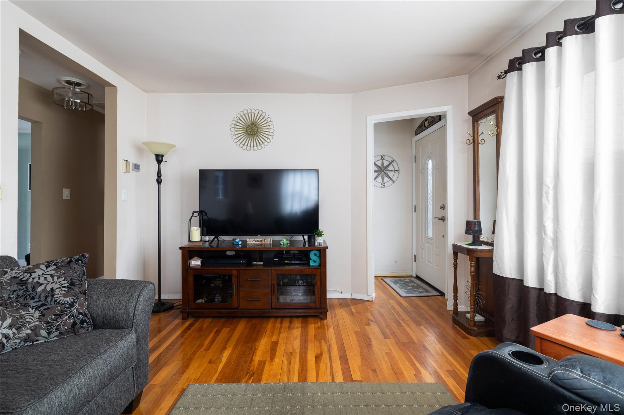 #3 photo, 449 51st Street, سوفولك Lindenhurst , NY 11757