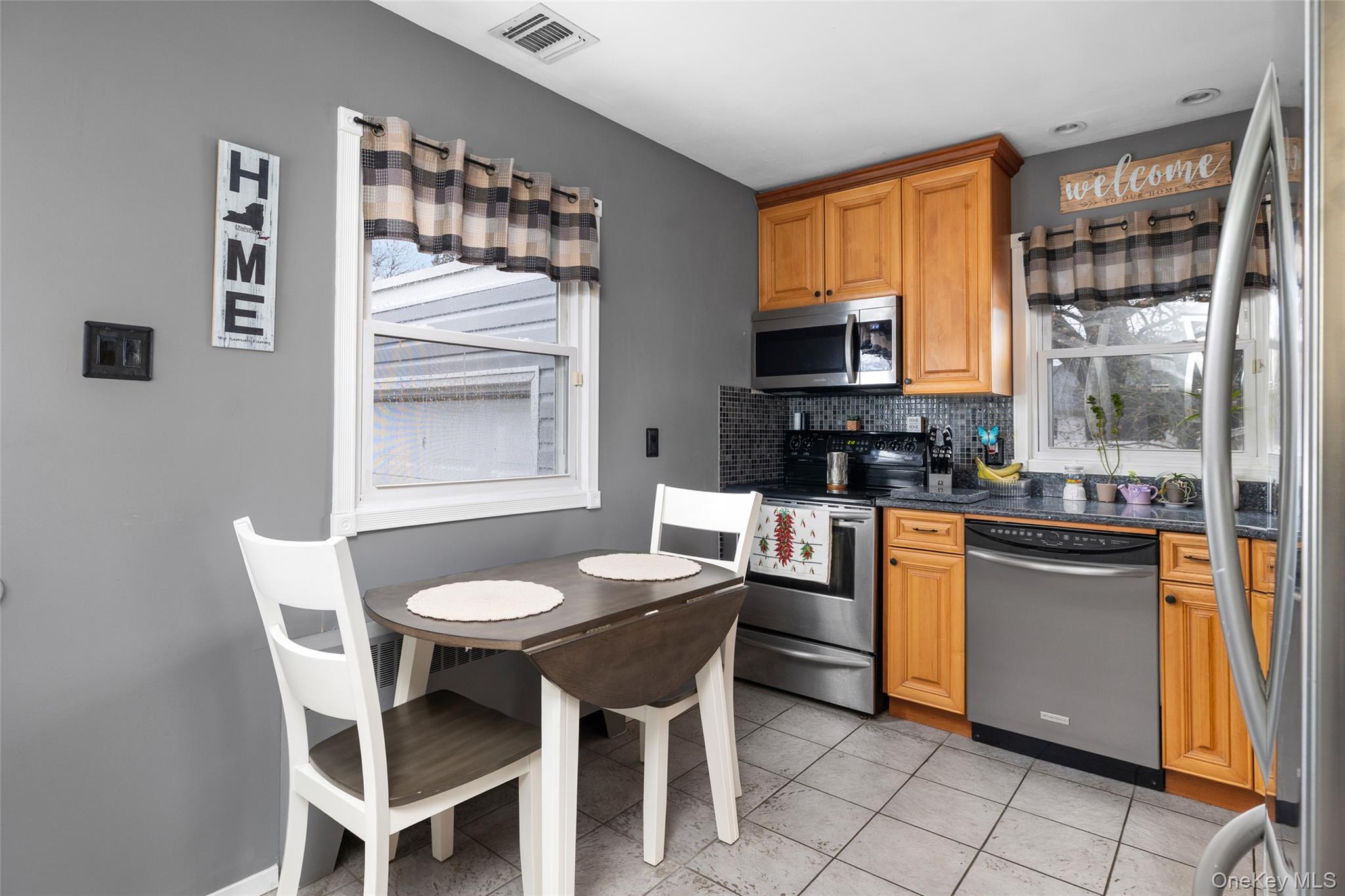 #5 photo, 449 51st Street, سوفولك Lindenhurst , NY 11757