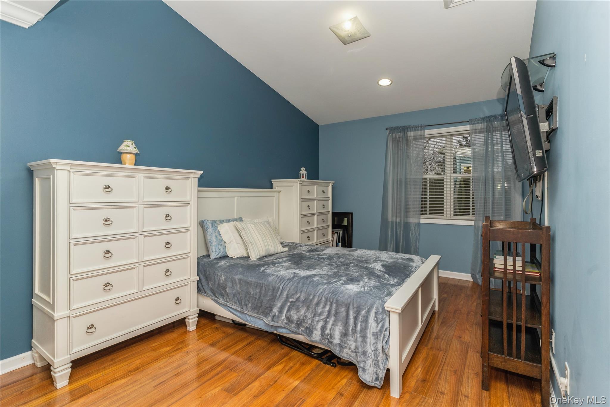 #10 photo, 218 Willow Lane, Valley Stream , NY 11580