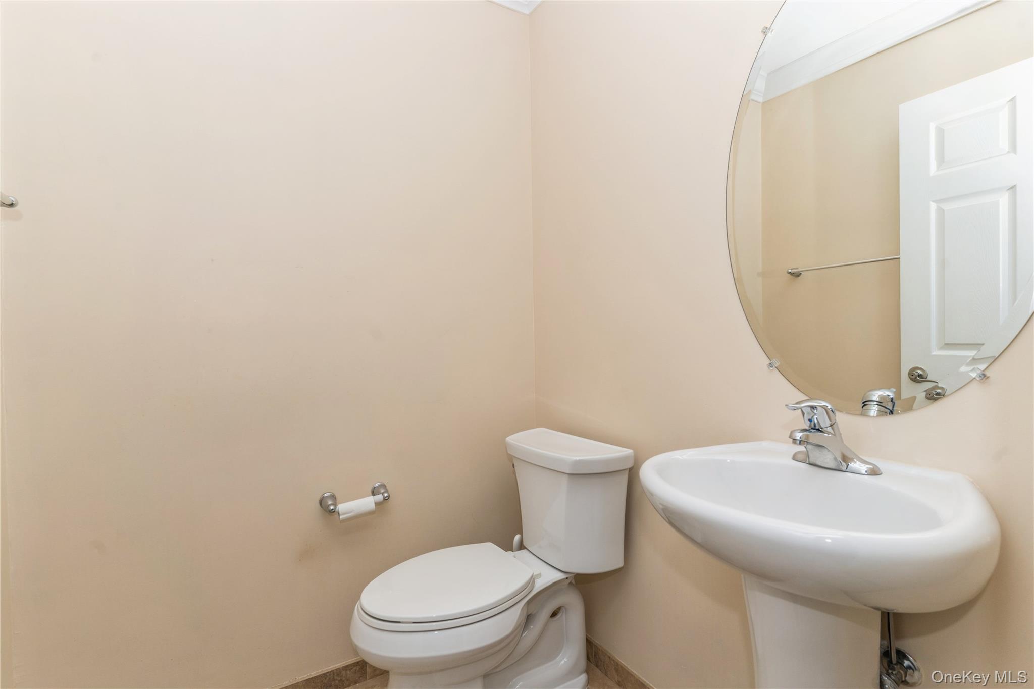 #13 photo, 218 Willow Lane, Valley Stream , NY 11580