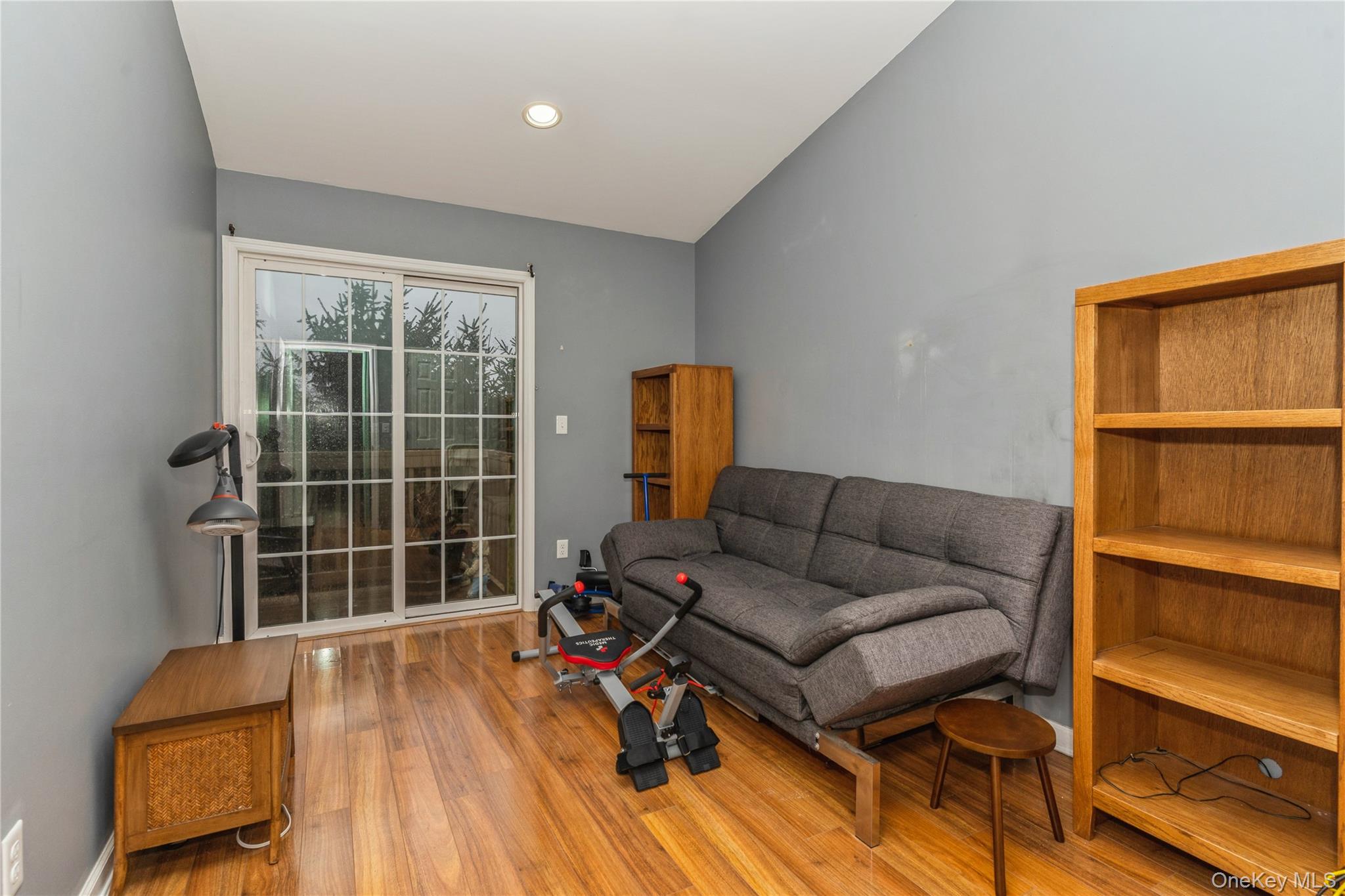 #8 photo, 218 Willow Lane, Valley Stream , NY 11580