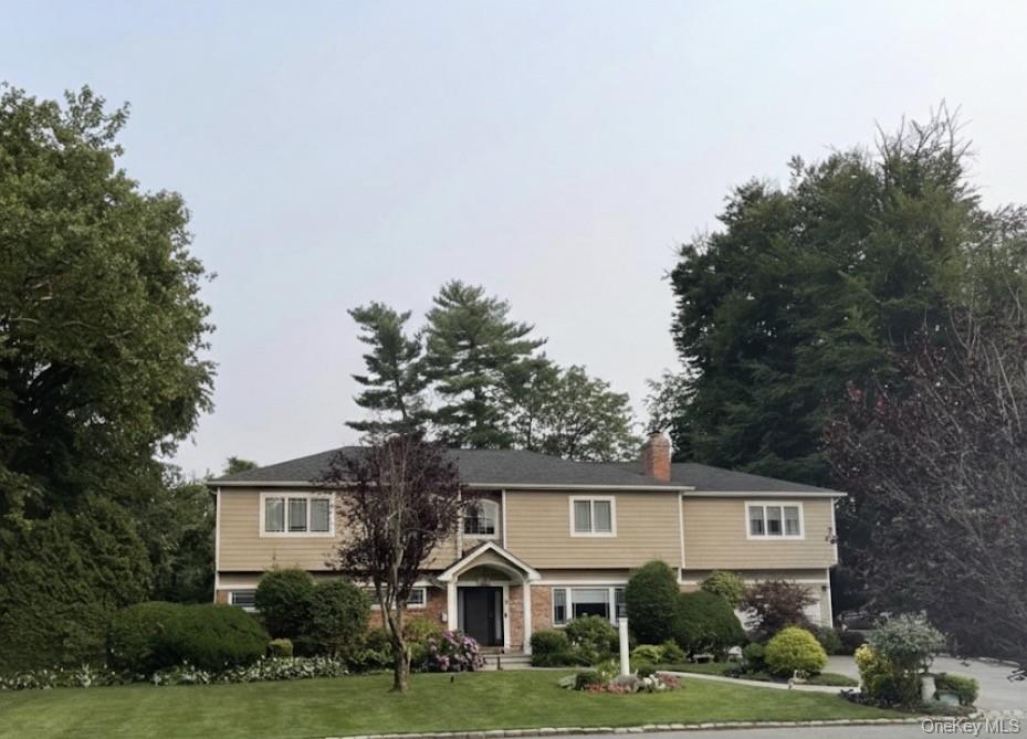 #1 photo, 42 Highfield Lane, Roslyn Heights , NY 11577