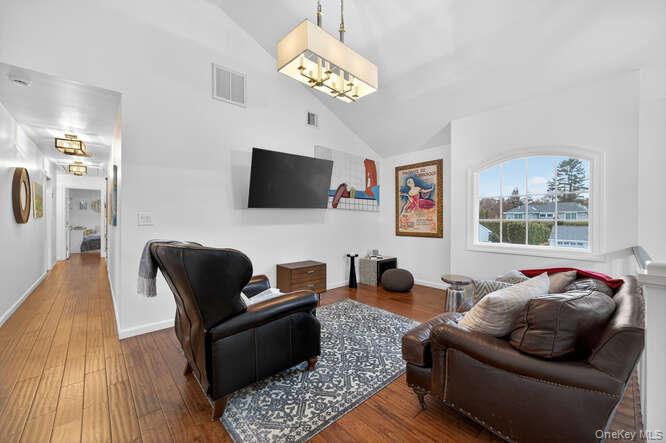 #12 photo, 42 Highfield Lane, Roslyn Heights , NY 11577