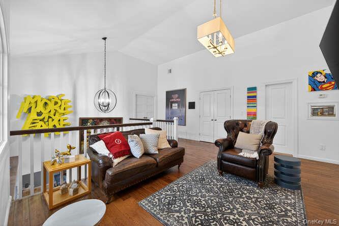 #13 photo, 42 Highfield Lane, Roslyn Heights , NY 11577