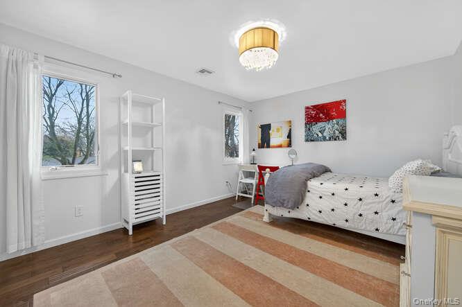 #18 photo, 42 Highfield Lane, Roslyn Heights , NY 11577