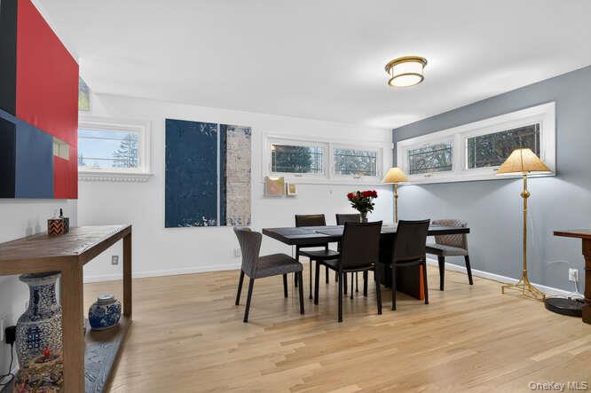 #5 photo, 42 Highfield Lane, Roslyn Heights , NY 11577