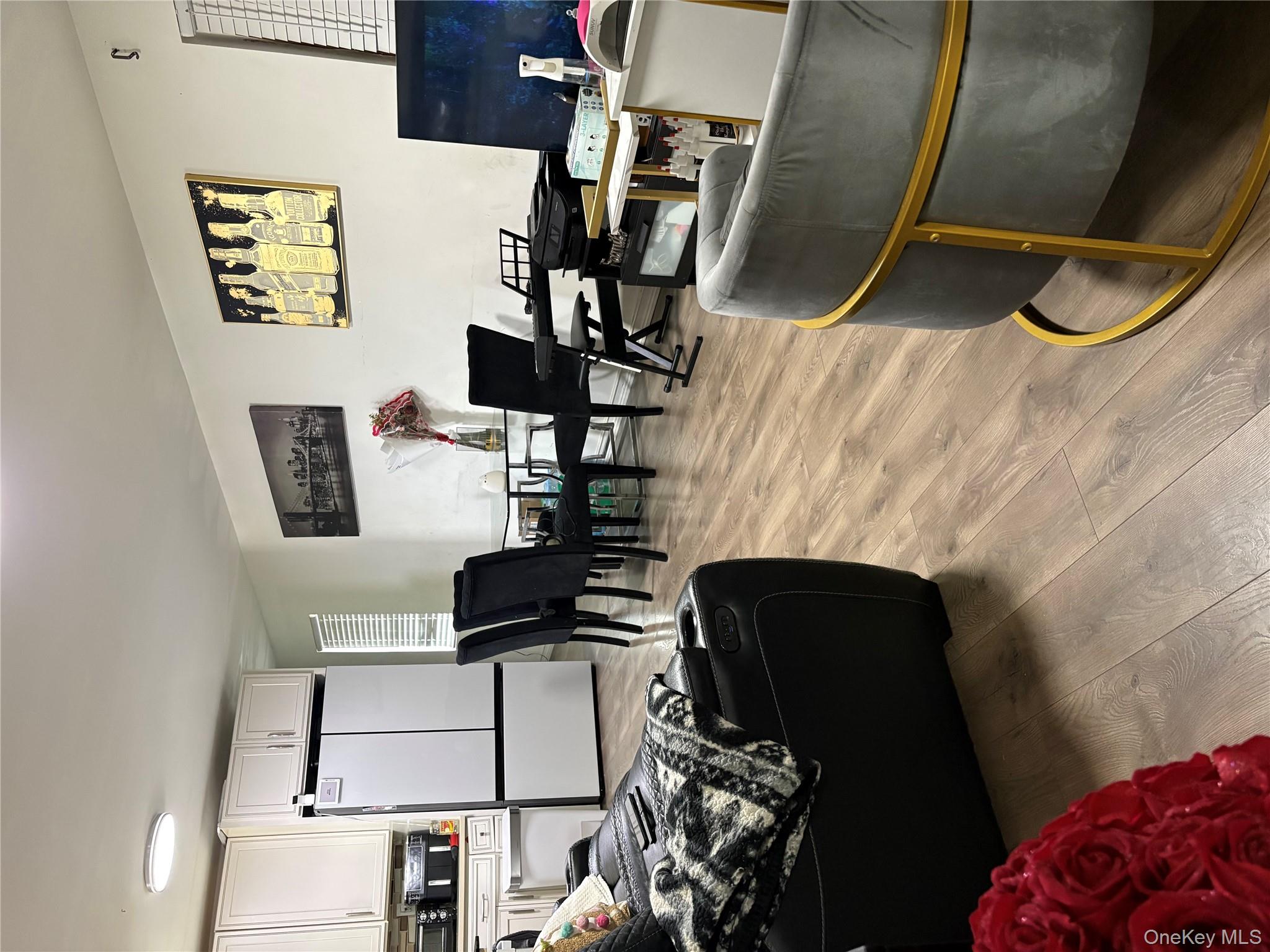 #12 photo, 21830 110th Avenue, كوينز Queens Village , NY 11429