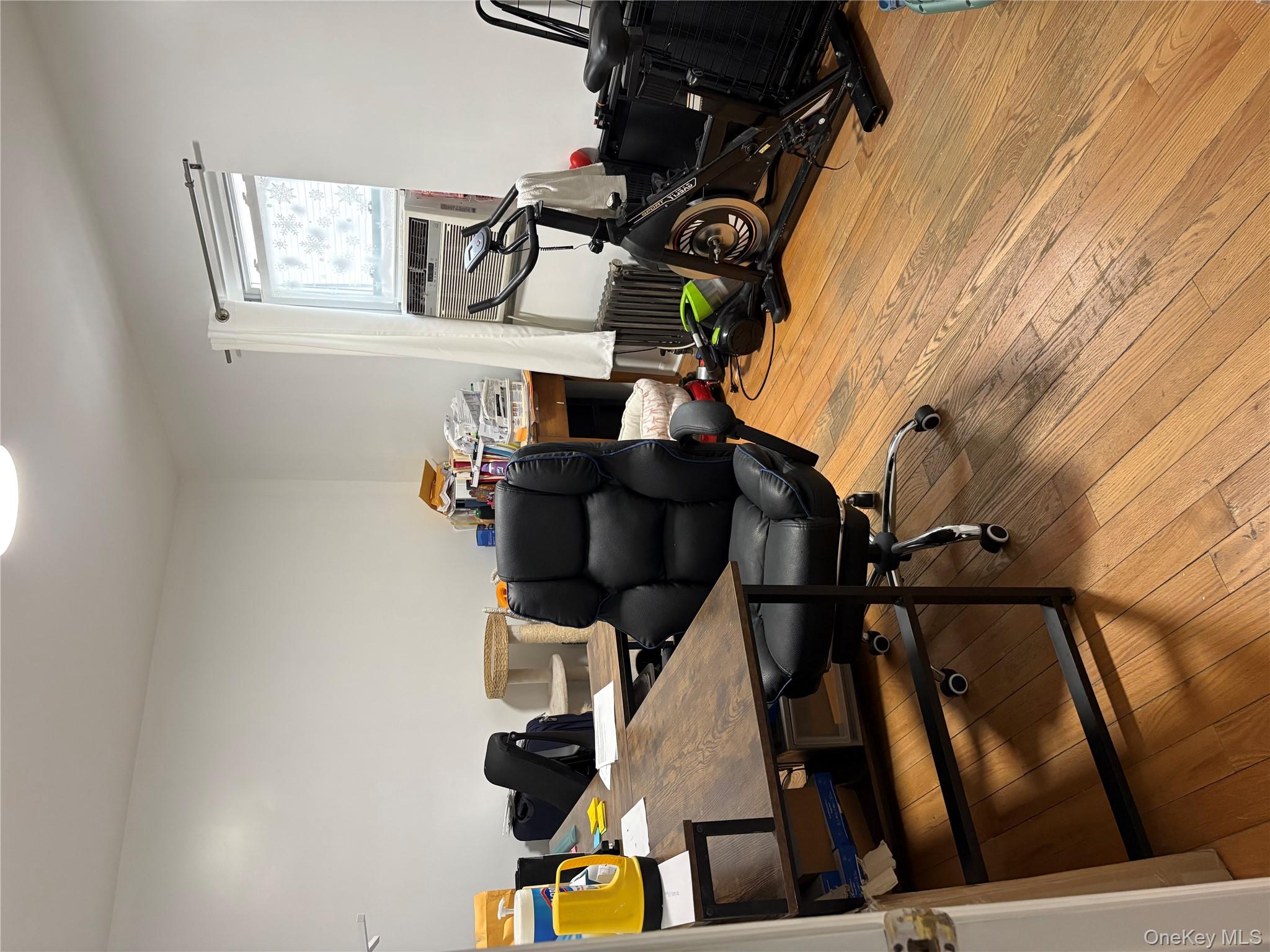 #8 photo, 21830 110th Avenue, كوينز Queens Village , NY 11429