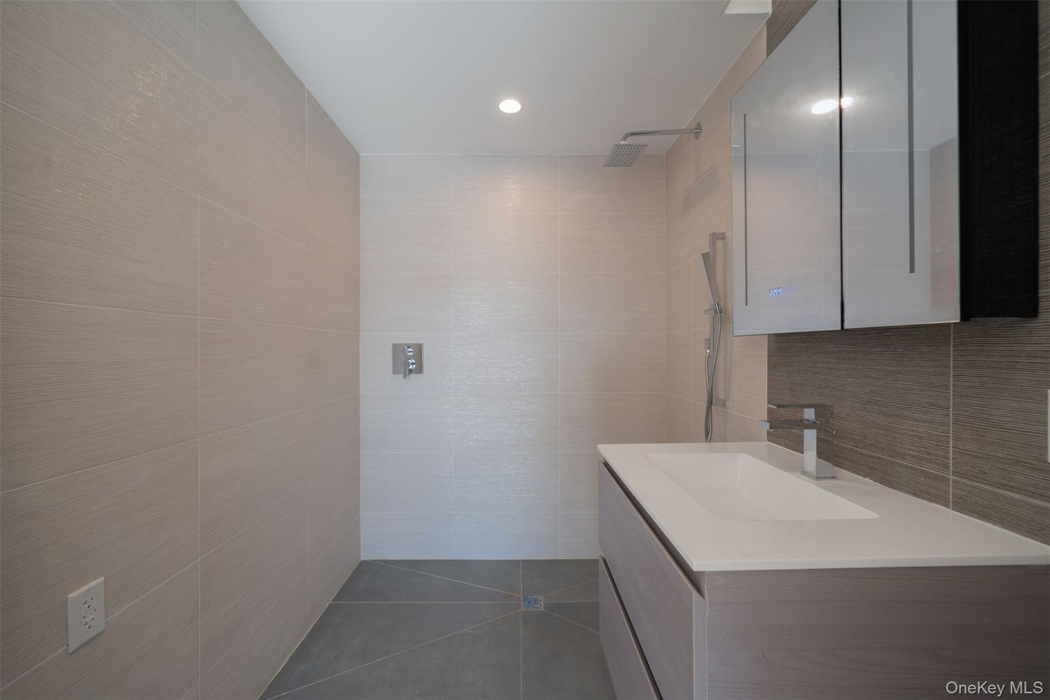 #20 photo, 144-49 Northern Blvd, Flushing , NY 11354