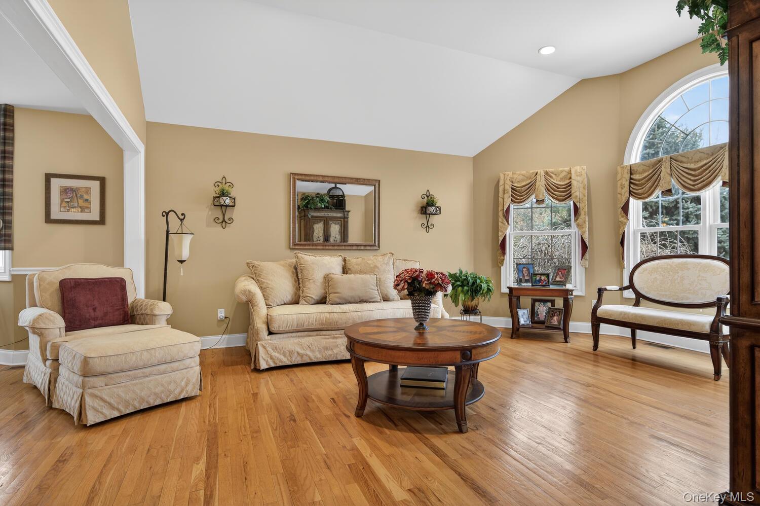 #11 photo, 10 Manor Place, מחוז סאפוק Smithtown , NY 11787