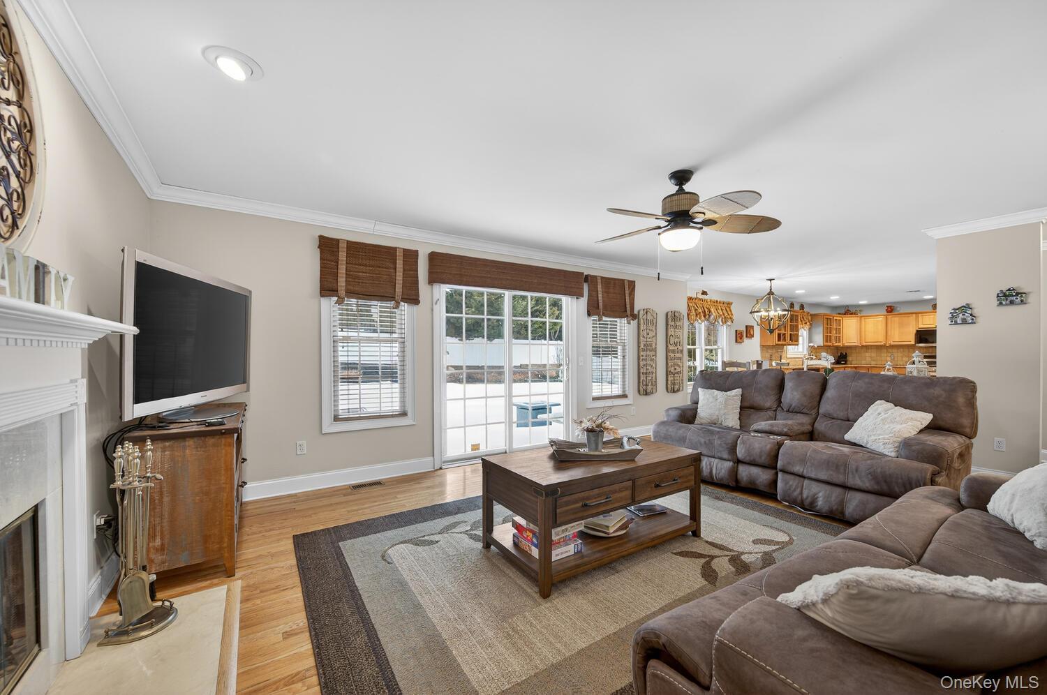 #13 photo, 10 Manor Place, מחוז סאפוק Smithtown , NY 11787