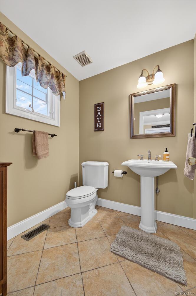 #19 photo, 10 Manor Place, מחוז סאפוק Smithtown , NY 11787