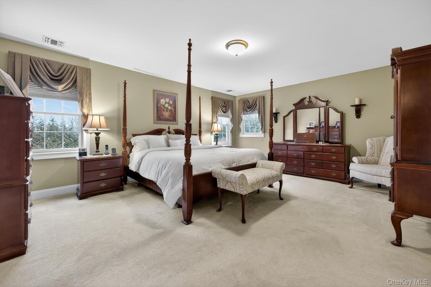 #20 photo, 10 Manor Place, מחוז סאפוק Smithtown , NY 11787