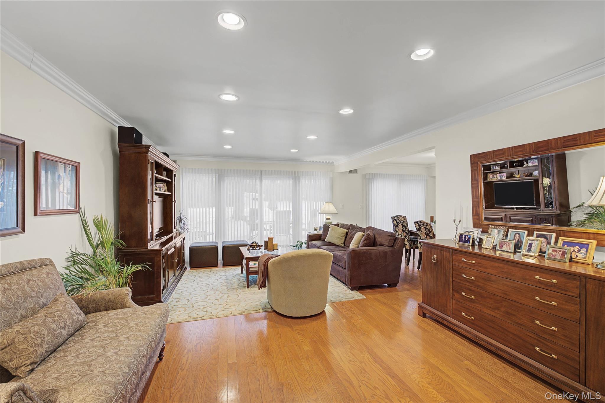 #12 photo, 84 Aspen Drive, नासाउ काउंटी Woodbury , NY 11797